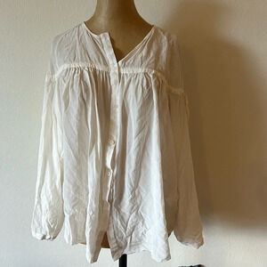 Audra EU 40 US S white silk button down blouse ruching, great pre owned cond